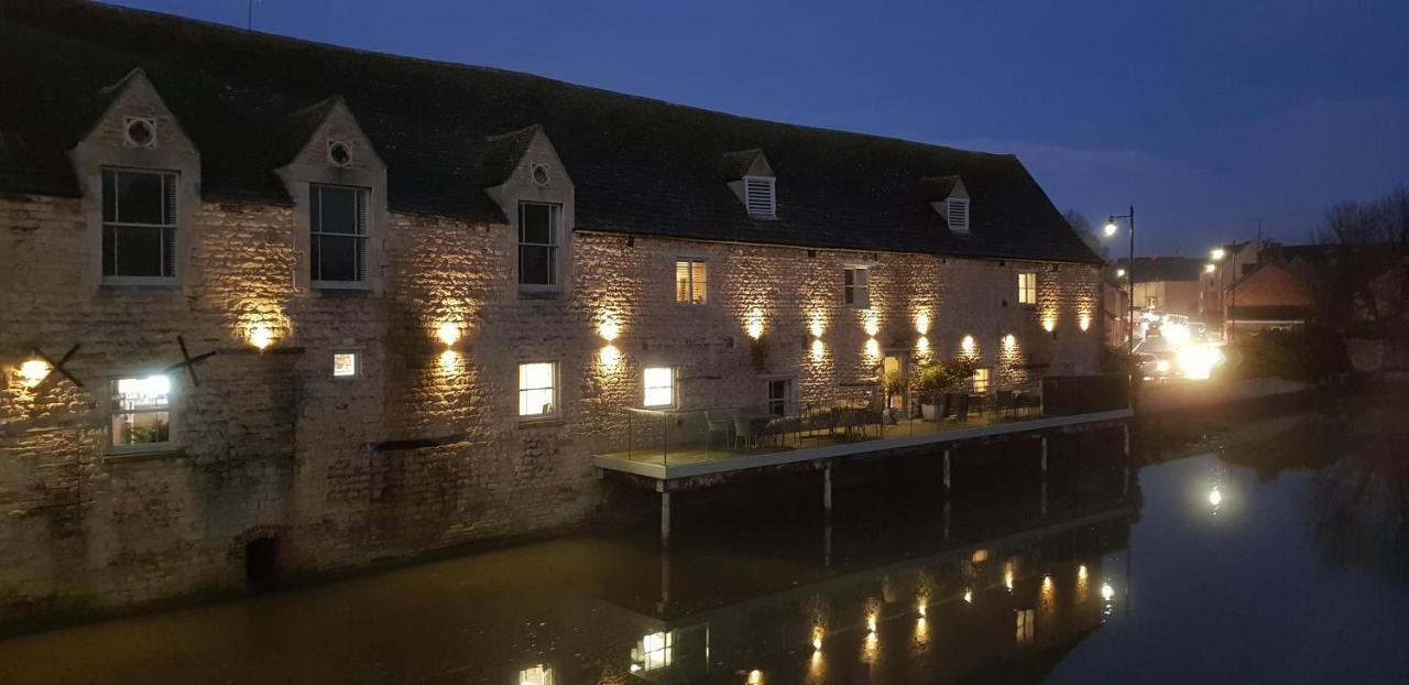 Riverside Stamford Stays Eksteriør bilde