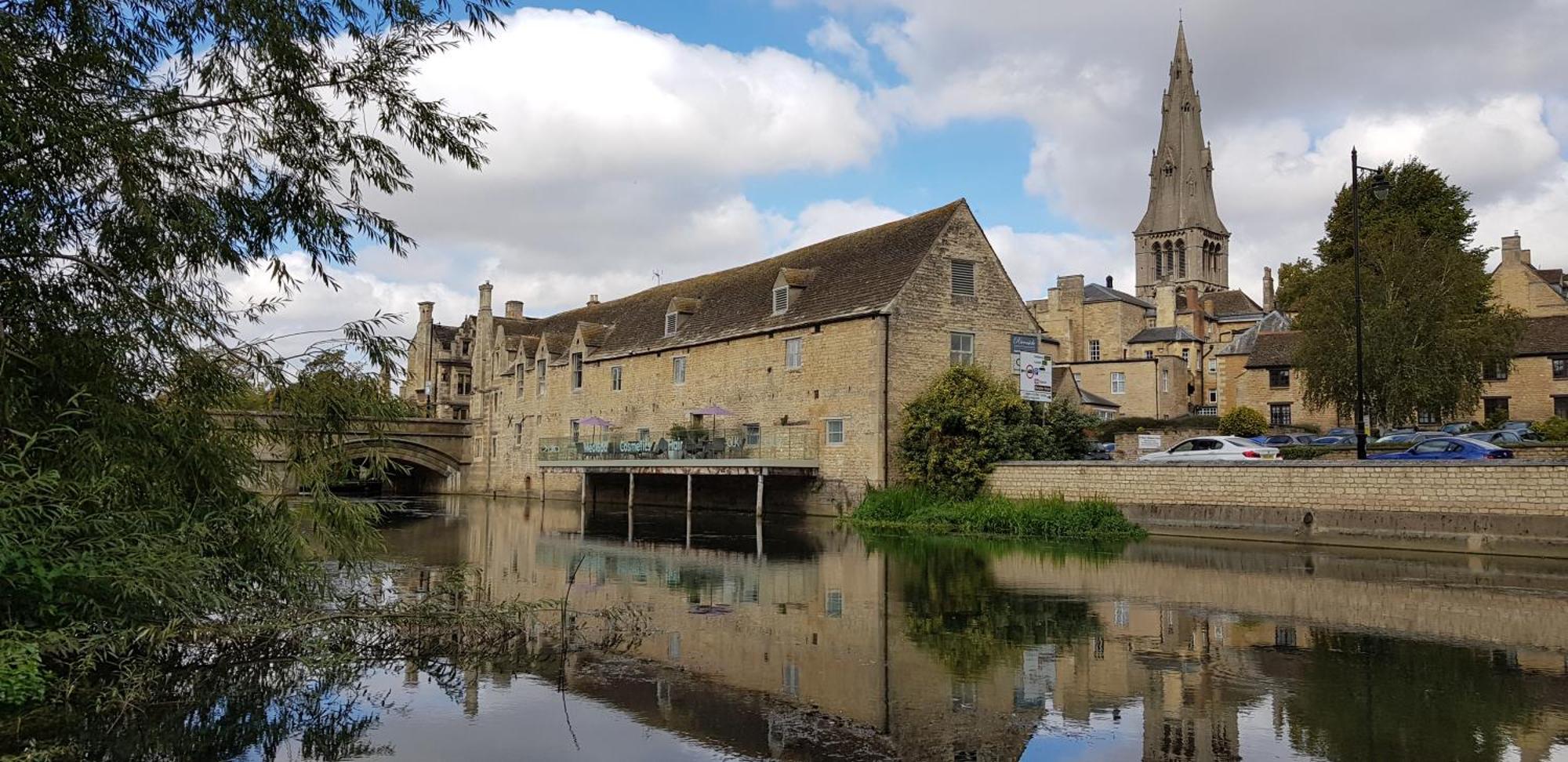 Riverside Stamford Stays Eksteriør bilde